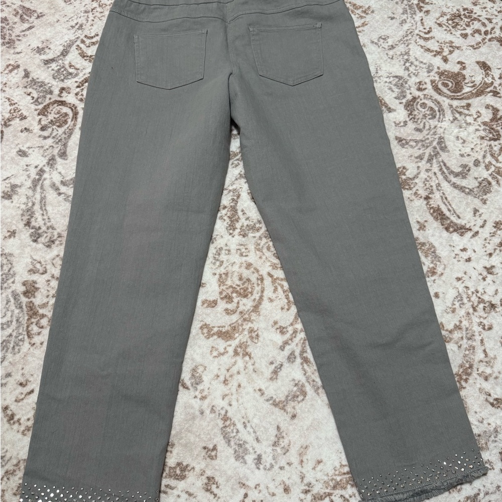 Ruby Rd. Gray Petite Pants - Picture 2 of 3